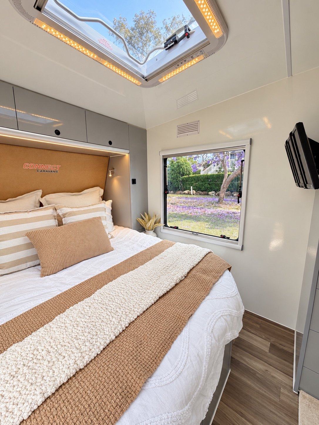 T17.5 Modern — Main bed